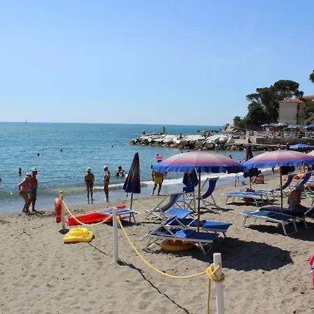 Comfort Mobilehome Camping Ameglia 5 Pers 327 *